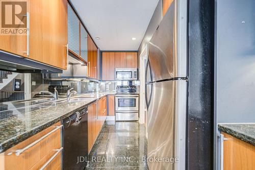 610 - 11 Everson Drive, Toronto, ON - Indoor Photo Showing Kitchen With Upgraded Kitchen