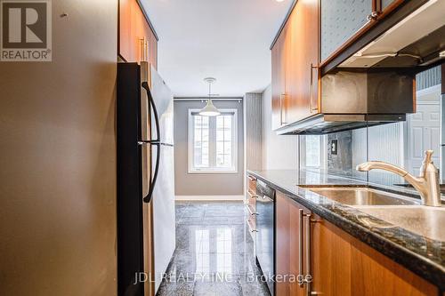 610 - 11 Everson Drive, Toronto, ON - Indoor Photo Showing Kitchen