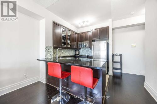 1207 - 151 Upper Duke Crescent, Markham, ON - Indoor Photo Showing Kitchen