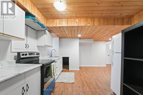 87 Rundle Crescent, Barrie, ON - Indoor Photo Showing Kitchen