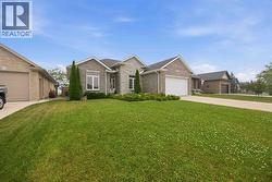 3940 ARIE COURT Plympton-Wyoming, ON N0N 1E0