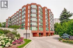 2121 LAKESHORE Road Unit# 501  Burlington, ON L7R 1C9