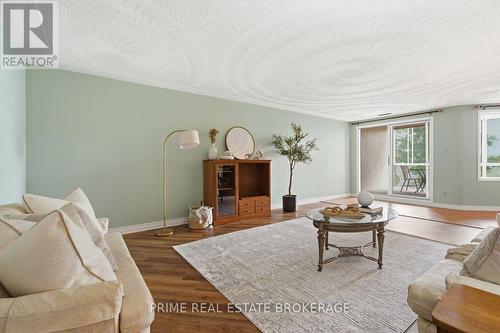 3 - 125 Elm Street, St. Thomas, ON - Indoor Photo Showing Living Room