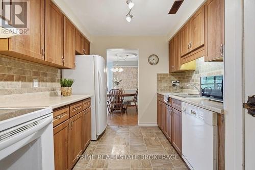3 - 125 Elm Street, St. Thomas, ON - Indoor Photo Showing Kitchen With Double Sink