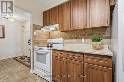 3 - 125 Elm Street, St. Thomas, ON - Indoor Photo Showing Kitchen