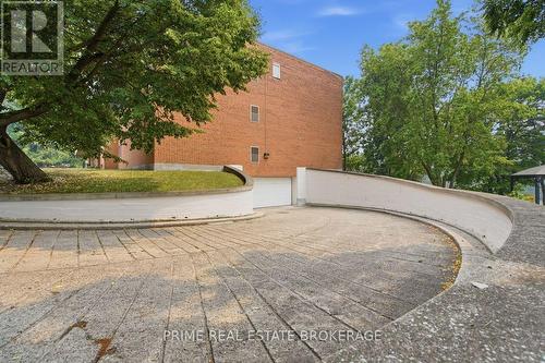 3 - 125 Elm Street, St. Thomas, ON - Outdoor