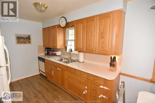1224 Belle Isle View, Windsor, ON - Indoor Photo Showing Kitchen With Double Sink
