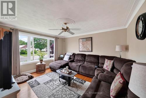 1007 2Nd Street E, Cornwall, ON - Indoor Photo Showing Living Room