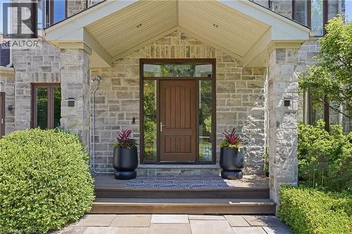 Stone veneer facade with a covered entry - 5779 Third Line, Guelph/Eramosa, ON - Outdoor