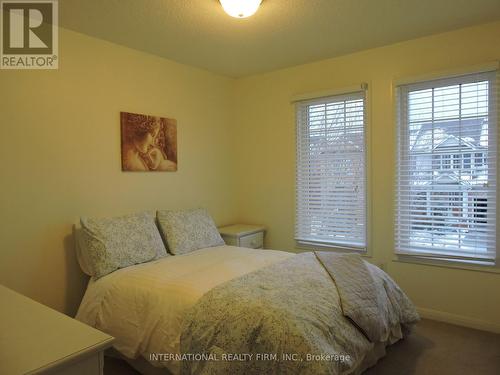 2453 BAINTREE CRESCENT , Oakville, Ontario L6M 4W9 4