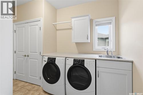 723 Bellmont Court, Saskatoon, SK - Indoor Photo Showing Laundry Room