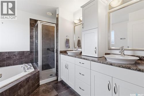 723 Bellmont Court, Saskatoon, SK - Indoor Photo Showing Bathroom