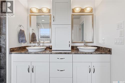 723 Bellmont Court, Saskatoon, SK - Indoor Photo Showing Bathroom