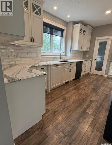 214 Hillside Drive, Tobin Lake, SK - Indoor Photo Showing Kitchen
