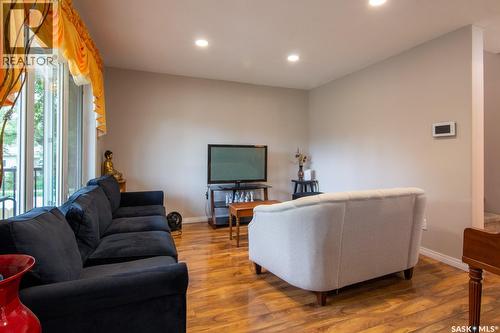 1031 O Avenue S, Saskatoon, SK - Indoor