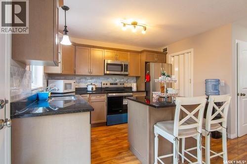 1031 O Avenue S, Saskatoon, SK - Indoor Photo Showing Kitchen