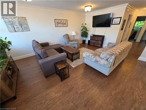 58 Szollosy Circle, Hamilton, ON - Indoor Photo Showing Living Room