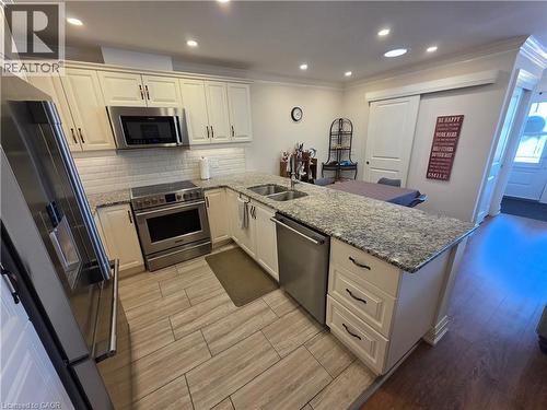 58 Szollosy Circle, Hamilton, ON - Indoor Photo Showing Kitchen With Stainless Steel Kitchen With Double Sink With Upgraded Kitchen