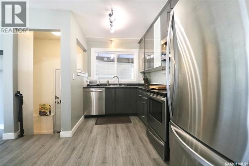 3920 Montague Street, Regina, SK - Indoor Photo Showing Kitchen With Stainless Steel Kitchen