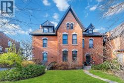 80 EAST Avenue S Unit# 2 Hamilton, ON L8N 2T4