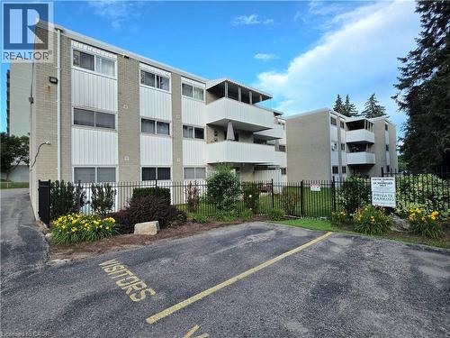 24 MOOREGATE Crescent Unit# 103  Kitchener, ON N2M 2G1