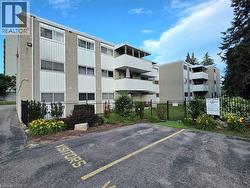 24 MOOREGATE Crescent Unit# 103  Kitchener, ON N2M 2G1