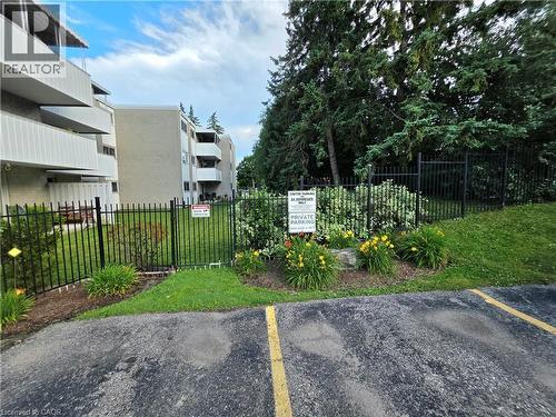 24 Mooregate Crescent Unit# 103, Kitchener, ON - Outdoor