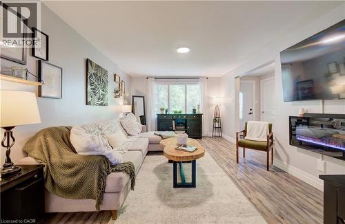 316 Ristau Place, Kitchener, ON - Indoor Photo Showing Living Room