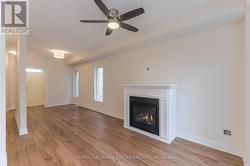Living looking to Den - 