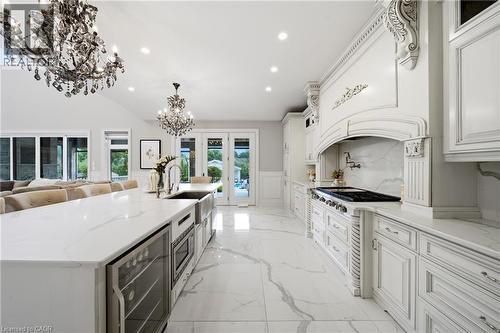7009 Wellington Rd 34, Puslinch, ON - Indoor Photo Showing Kitchen With Upgraded Kitchen