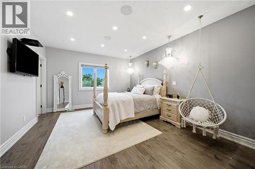 7009 Wellington Rd 34, Puslinch, ON - Indoor Photo Showing Bedroom