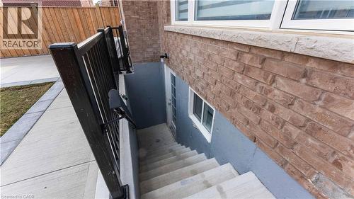 9 PRICE Street Unit# LOWER , Brantford, Ontario N3T 0R3 2