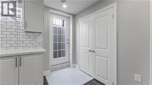 9 PRICE Street Unit# LOWER , Brantford, Ontario N3T 0R3 3