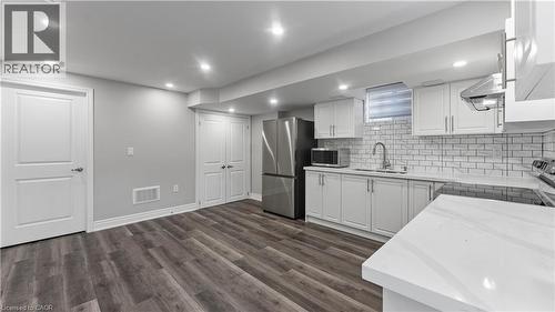 9 PRICE Street Unit# LOWER , Brantford, Ontario N3T 0R3 5