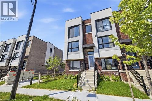 46 BATESON Street  Ajax, ON L1S 7M3