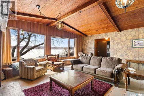 446 Pasqua Lake Road, North Qu'Appelle Rm No. 187, SK - Indoor Photo Showing Living Room