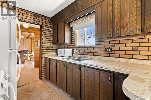446 Pasqua Lake Road, North Qu'Appelle Rm No. 187, SK - Indoor Photo Showing Kitchen With Double Sink
