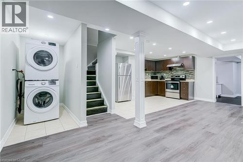 1190 Windgrove Square, Pickering, ON - Indoor Photo Showing Laundry Room