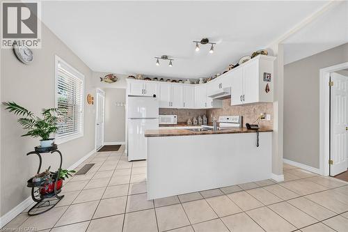 156 E Simcoe Street E, Hamilton, ON - Indoor Photo Showing Kitchen