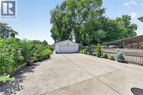 156 E Simcoe Street E, Hamilton, ON - Outdoor