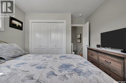 4 437 Palmer Crescent, Warman, SK - Indoor Photo Showing Bedroom