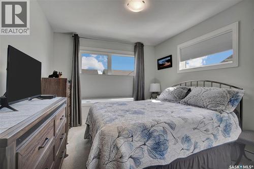 4 437 Palmer Crescent, Warman, SK - Indoor Photo Showing Bedroom