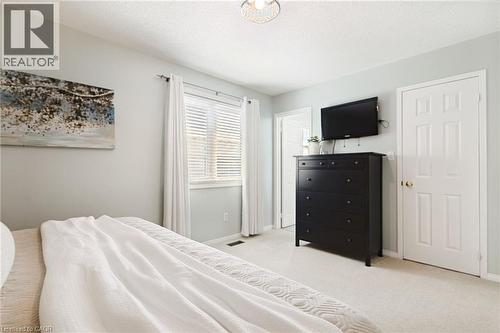 2163 Sutton Drive, Burlington, ON - Indoor Photo Showing Bedroom