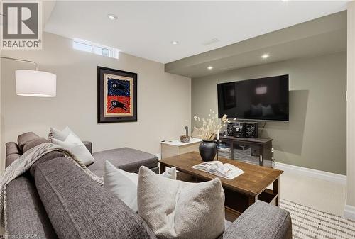2163 Sutton Drive, Burlington, ON - Indoor Photo Showing Living Room