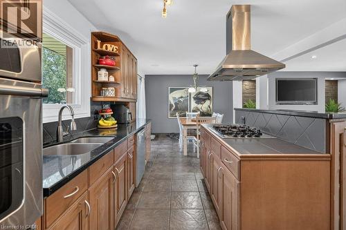 100 Alderson Drive, Hamilton, ON - Indoor Photo Showing Kitchen With Double Sink