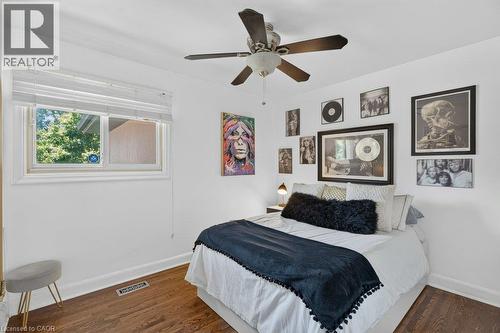 100 Alderson Drive, Hamilton, ON - Indoor Photo Showing Bedroom