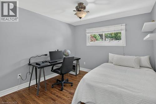 100 Alderson Drive, Hamilton, ON - Indoor Photo Showing Bedroom