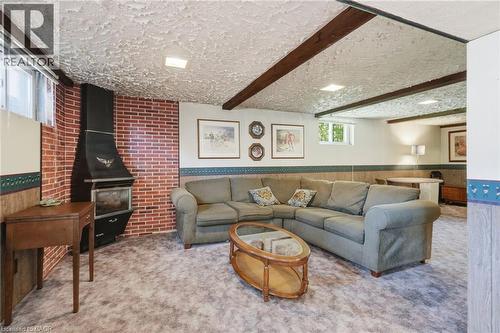 6 Beaconsfield Drive, Hamilton, ON - Indoor Photo Showing Living Room