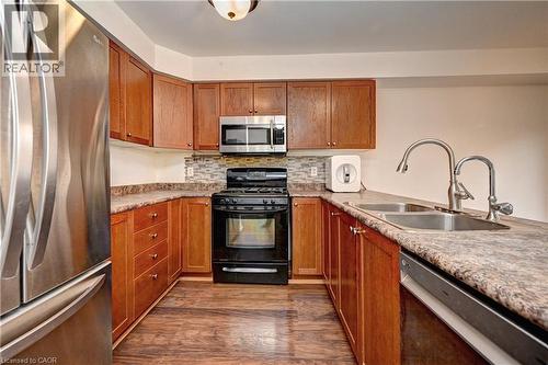 760 Paris Boulevard, Waterloo, ON - Indoor Photo Showing Kitchen With Double Sink