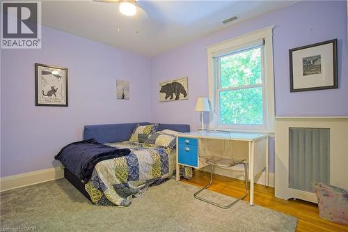 32 Dalewood Crescent, Hamilton, ON - Indoor Photo Showing Bedroom